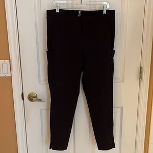 Gaiam city street trouser size 10